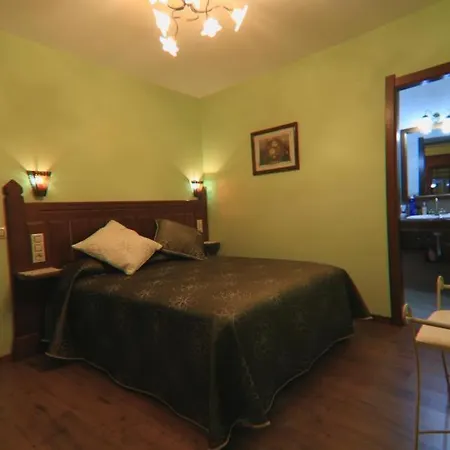 호텔 Rural El Caseron De Linarejos