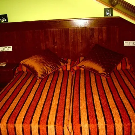 Rural El Caseron De 3*