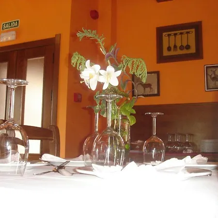 Rural El Caseron De Linarejos